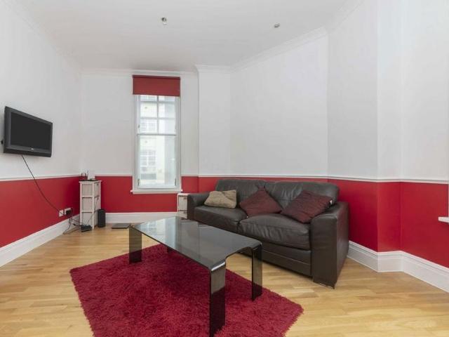 Apartment for rent in Aldgate, Greater London