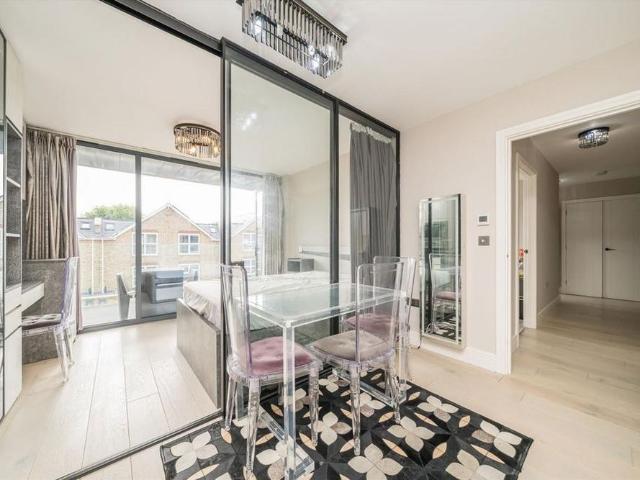 Apartment for rent in Surbiton, Greater London