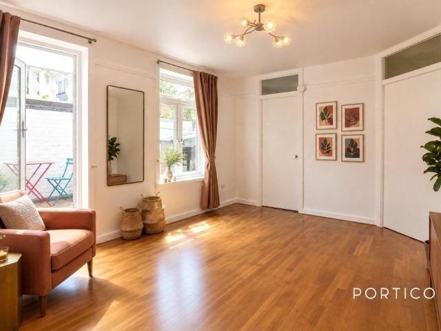 Flat for rent in London Borough of Wandsworth, Greater London