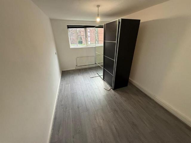 Apartment for rent in Burnedge, Greater Manchester