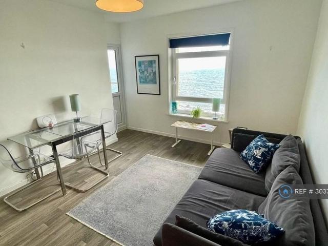Apartment for rent in West Marina, Guestling Green