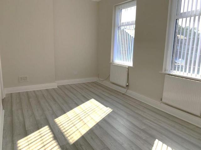 Flat for rent in Claughton, Birkenhead