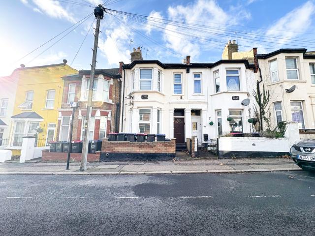 Apartment for rent in Alton Barnes, Essex