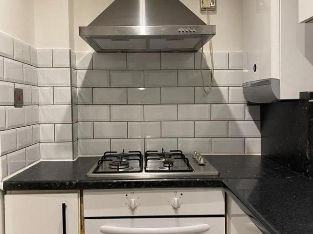 Apartment for rent in Furzedown, Greater London