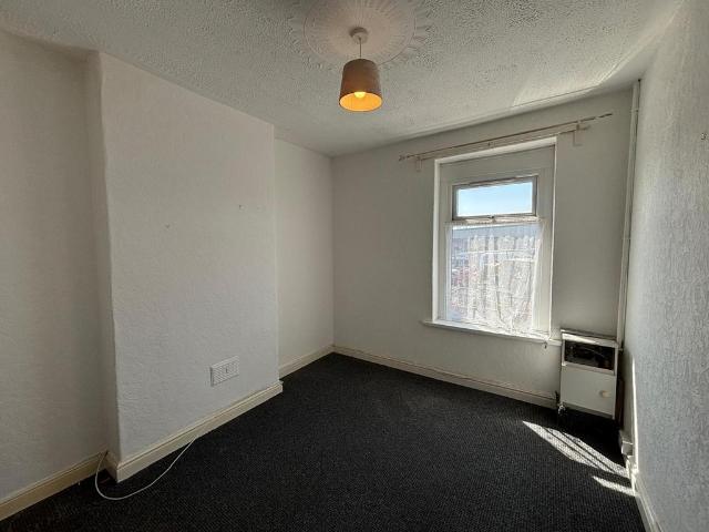 Flat for rent in Aberavon