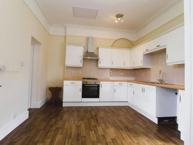 Apartment for rent in Perryfields, West Sussex