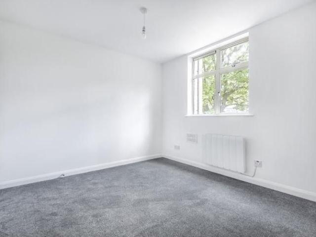 Apartment for rent in London Borough of Lewisham, Bell Green