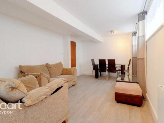 Flat for rent in London Borough of Croydon, Greater London
