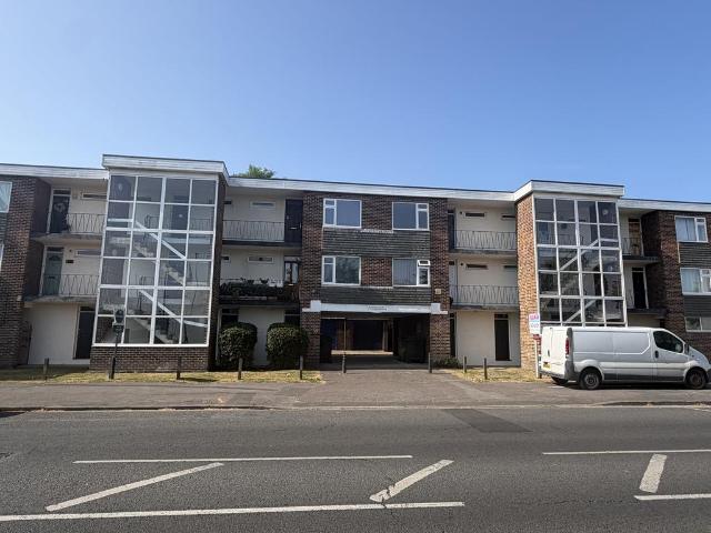 Flat for rent in Priddy's Hard, Middlecroft