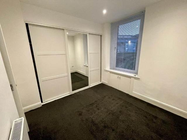 Apartment for rent in Coldside, Scotland