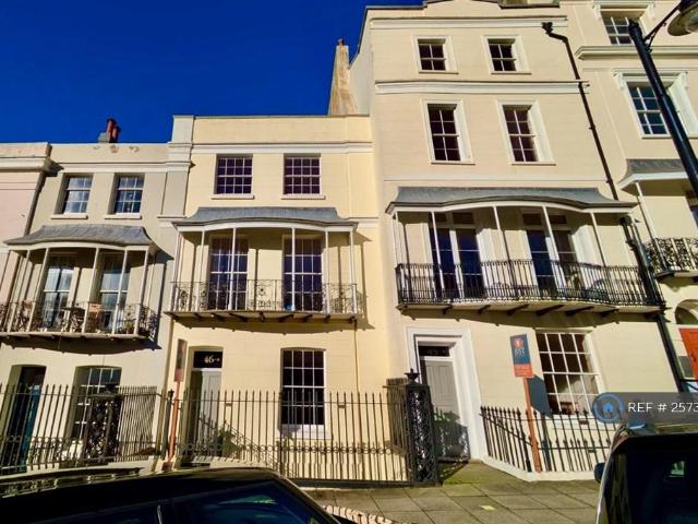Flat for rent in Old Town, Guestling Green