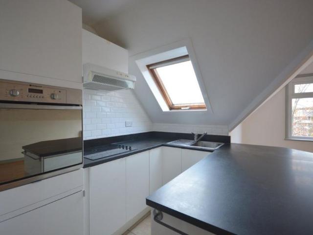 Apartment for rent in Broadwater Down, Sandown Park