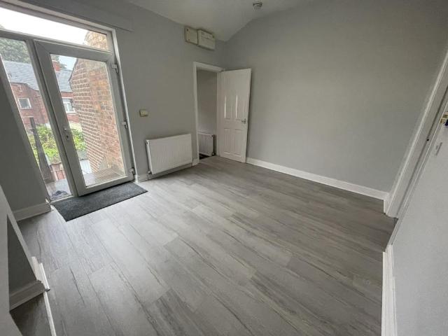 Flat for rent in Hazel Grove, Greater Manchester