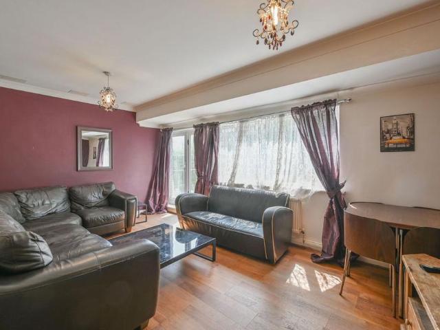 Apartment for rent in London Borough of Ealing, Hanwell