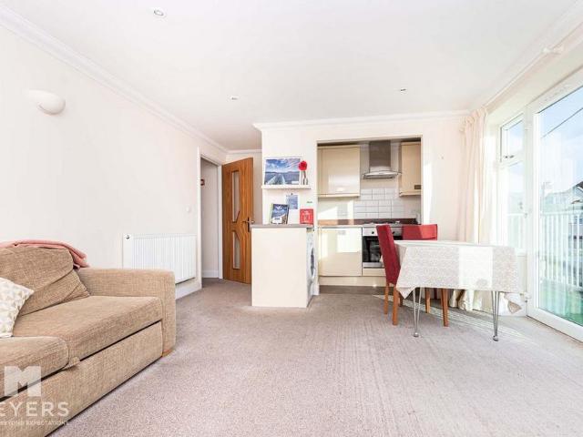 Apartment for rent in Pokesdown, Bournemouth