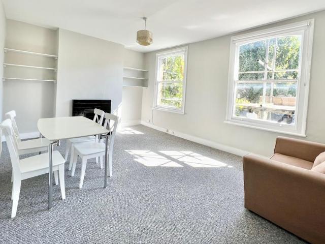 Flat for rent in Maida Hill, West Kilburn
