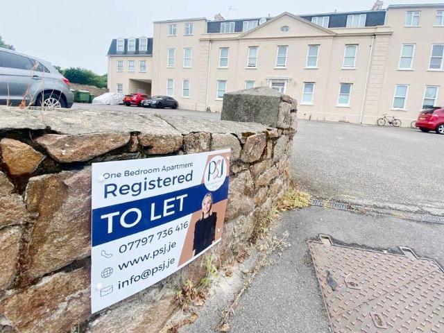 Flat for rent in Penweathers, Cornwall