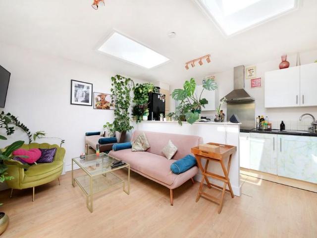 Apartment for rent in East Sheen, Greater London