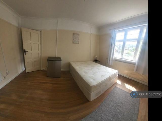 Apartment for rent in London Borough of Croydon, Purley