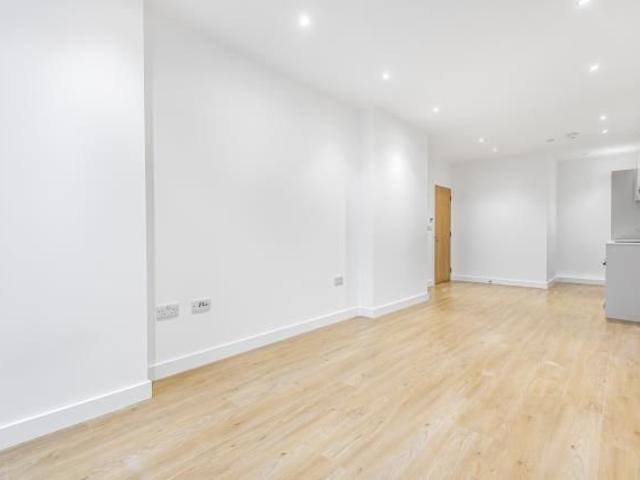 Apartment for rent in The Close, Hampshire