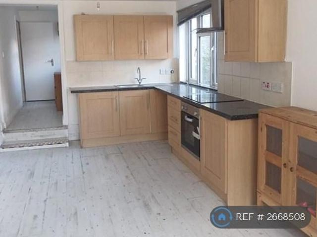 Apartment for rent in Brompton, Gillingham