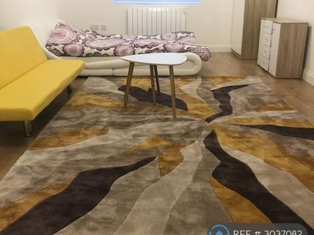 Apartment for rent in London Borough of Hounslow, Greater London