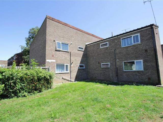 Flat for rent in Laindon, Essex