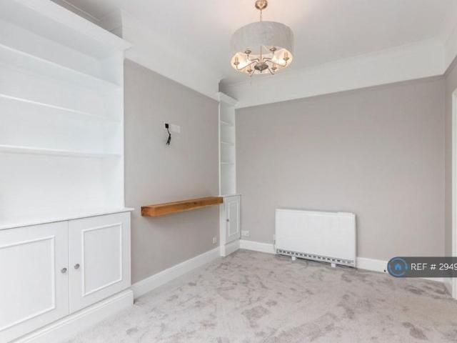 Apartment for rent in Surbiton, Greater London