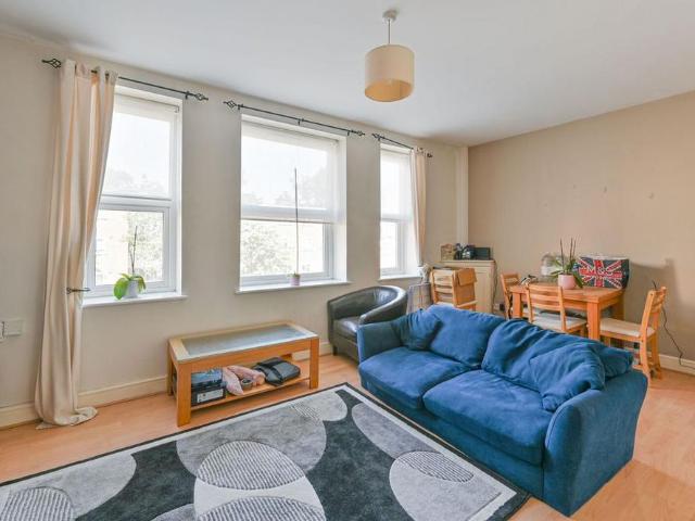Apartment for rent in Earlsfield, Greater London