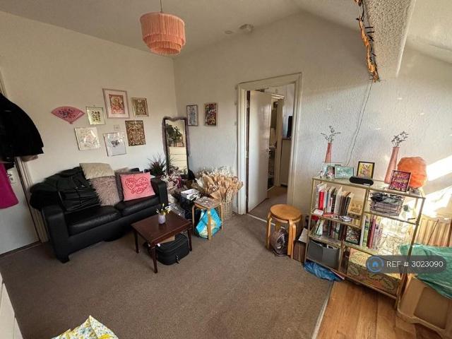 Apartment for rent in West Park, West Yorkshire