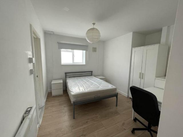Flat for rent in Falcon Lodge, Wales