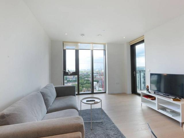 Flat for rent in Elephant and Castle, Greater London