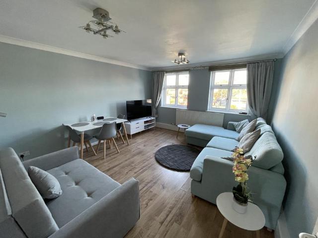 Flat for rent in London Borough of Ealing, Hanwell
