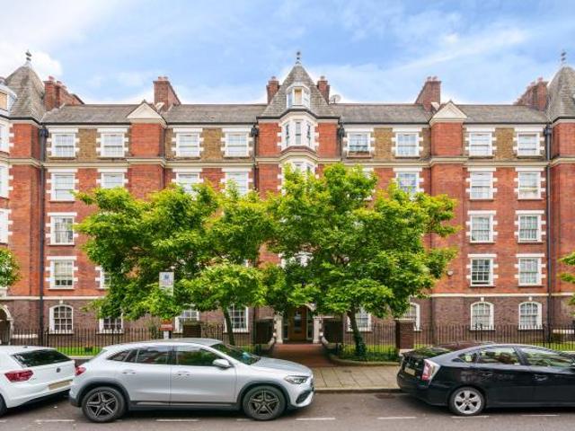 Flat for rent in St. John's Wood, Greater London