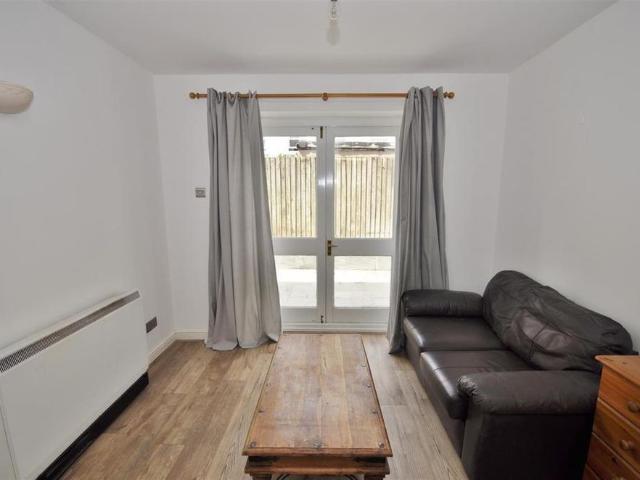 Apartment for rent in Milverton, Green Close