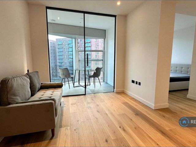 Flat for rent in Nine Elms, Greater London