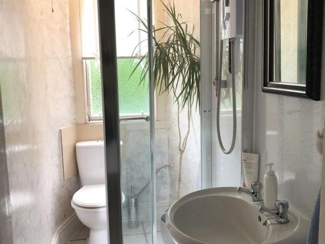 Apartment for rent in Lorne, Leith