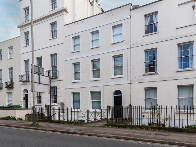 Flat for rent in Ewens Farm, Golden Valley
