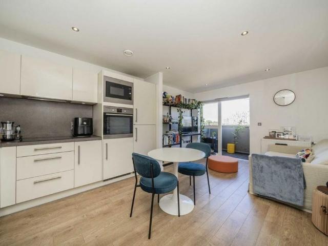 Apartment for rent in London Borough of Lambeth, Greater London