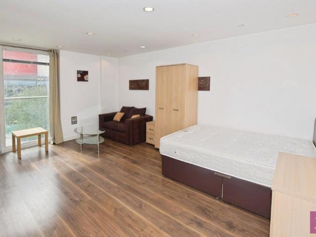 Flat for rent in Salford, Greater Manchester