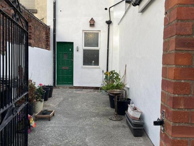Flat for rent in Great Crosby, Sefton
