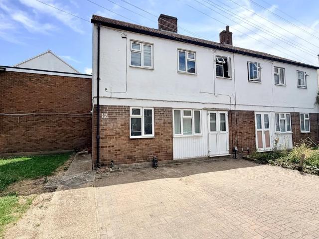 Apartment for rent in Thames View, Greater London
