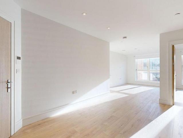 Apartment for rent in London Borough of Merton, Greater London