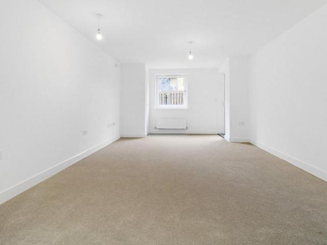Apartment for rent in Castle Hill, Monks Orchard