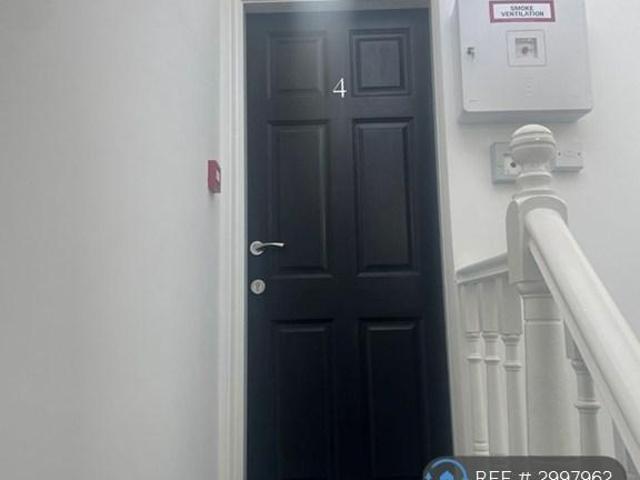 Flat for rent in Cowley Hill, St Helens