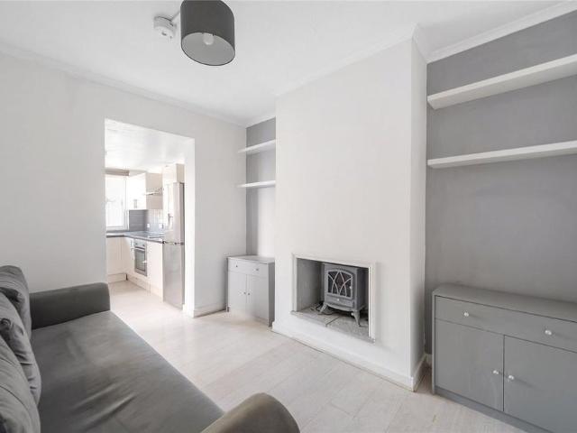 Apartment for rent in The Apostles, Greater London