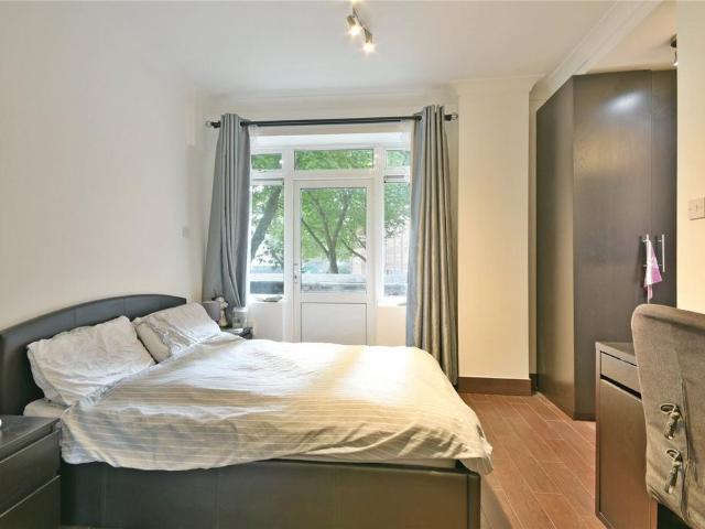Flat for rent in Somers Town, Greater London