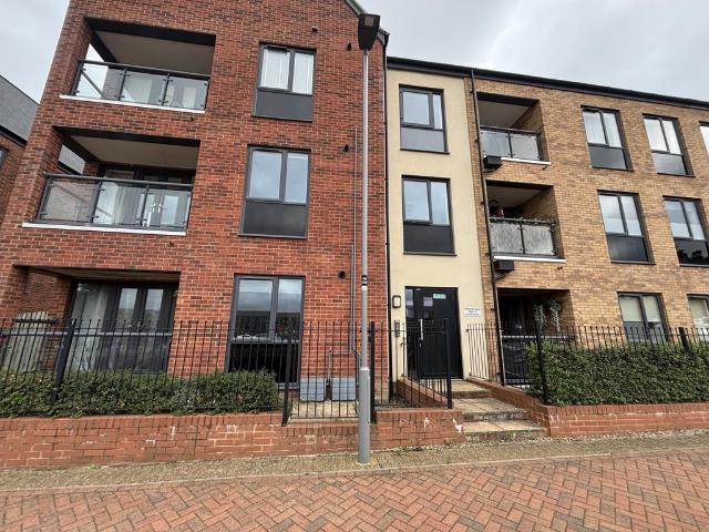 Flat for rent in Whitehouse, Milton Keynes