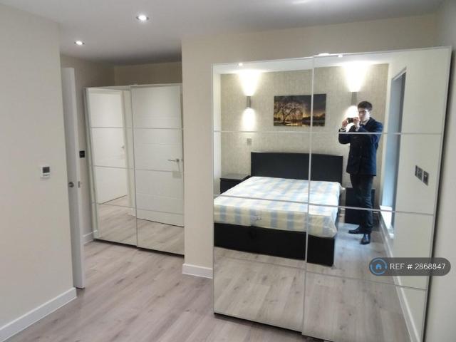Flat for rent in Wealdstone, Greater London