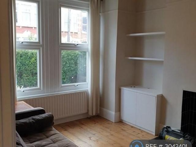 Apartment for rent in London Borough of Merton, Mitcham